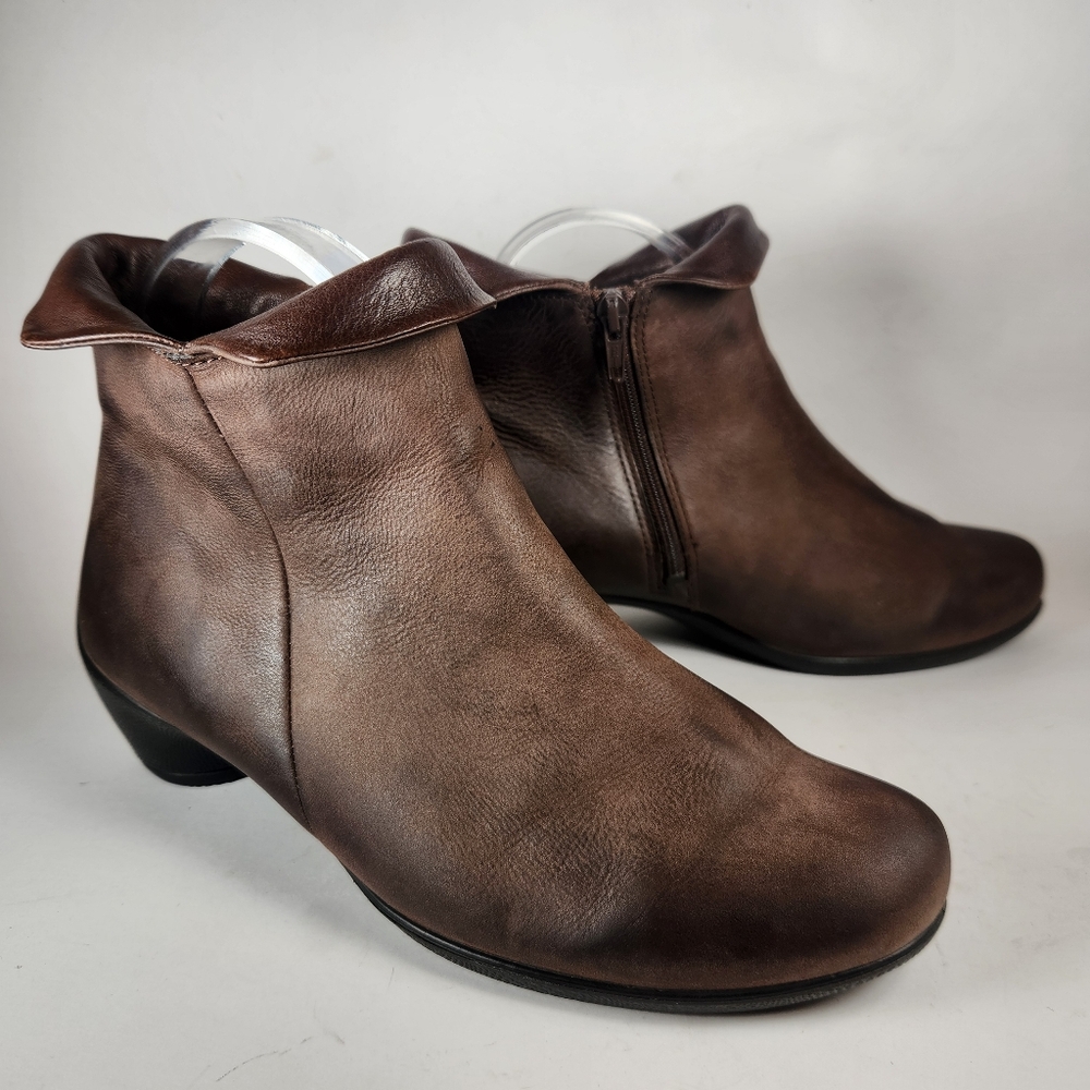 ECCO Women's 7.5 EU 38 Bootie Brown Sculpted Leather Fold Side Zip Shoe